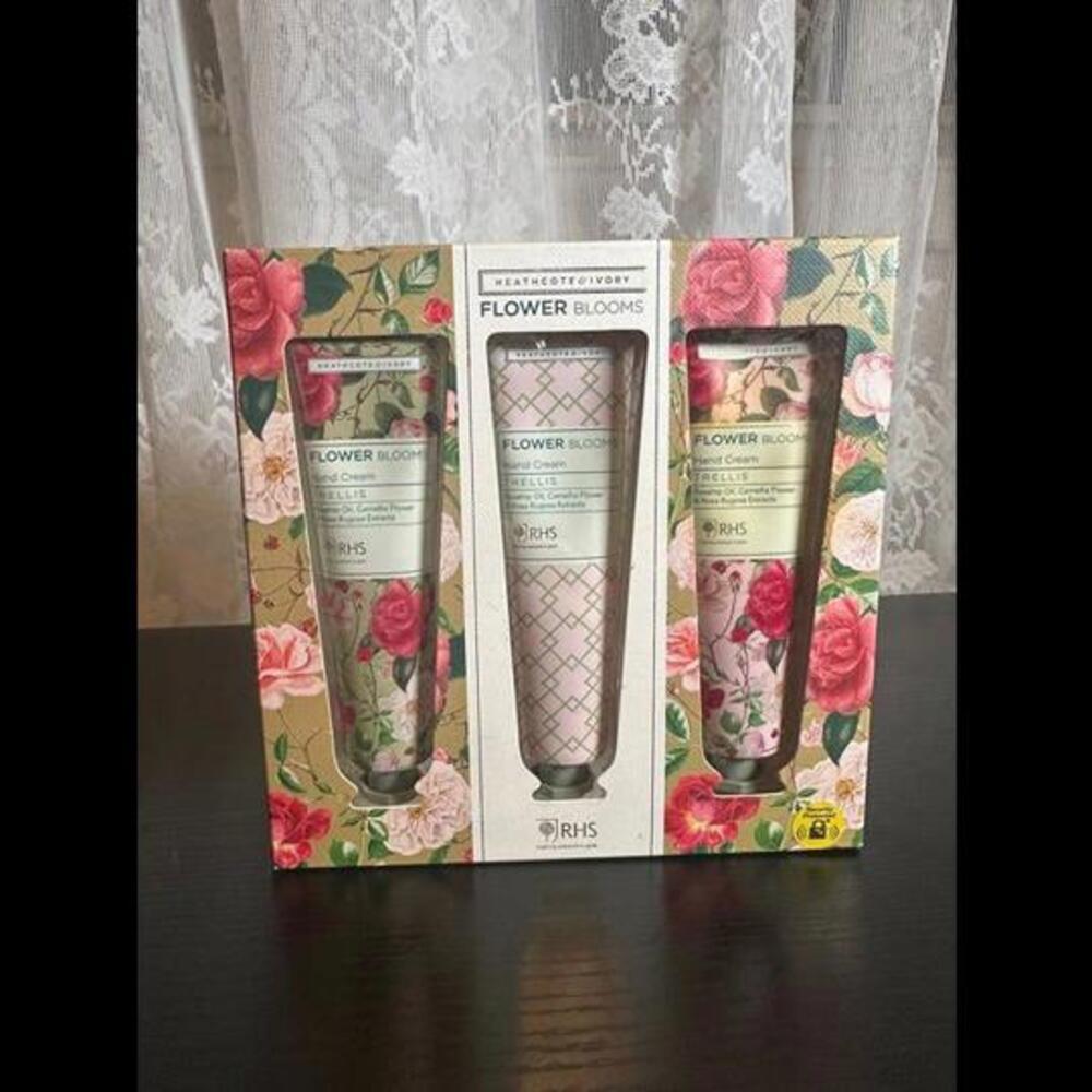 Heathcote & Ivory Flower Blooms Hand Cream Gift Set (3-Pack) [COPY]